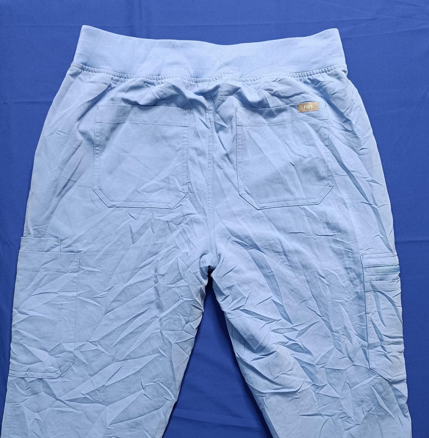 Pantalón celeste talla L