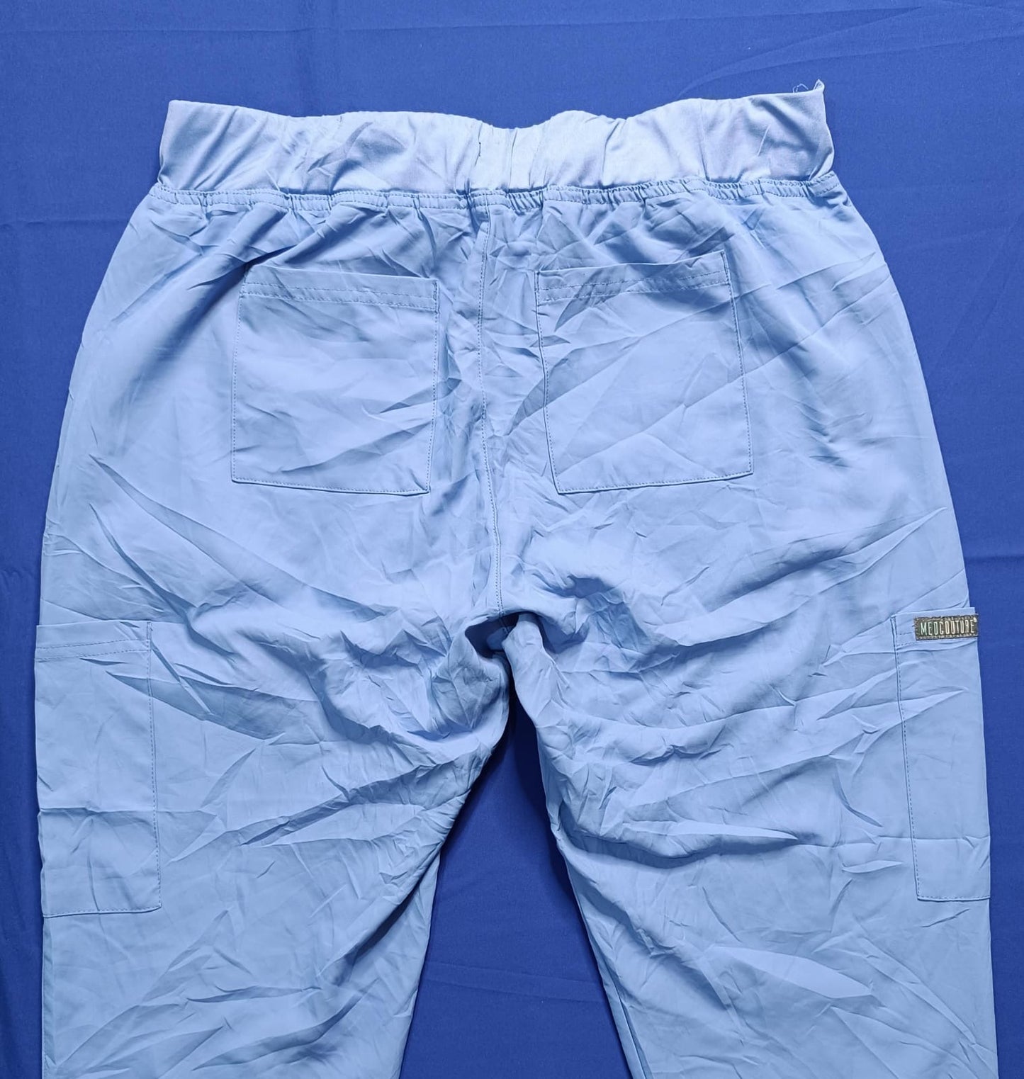 Pantalón celeste talla L
