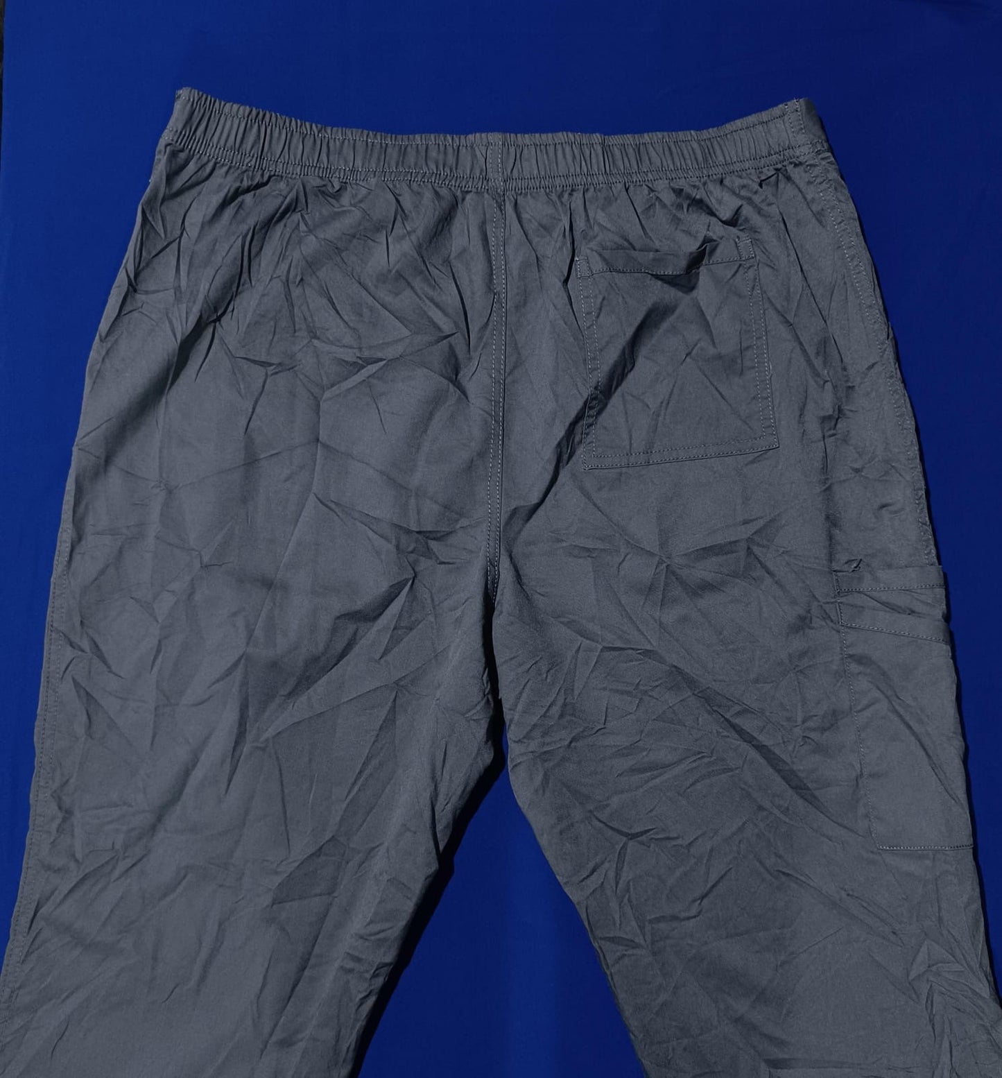 Pantalón gris talla L