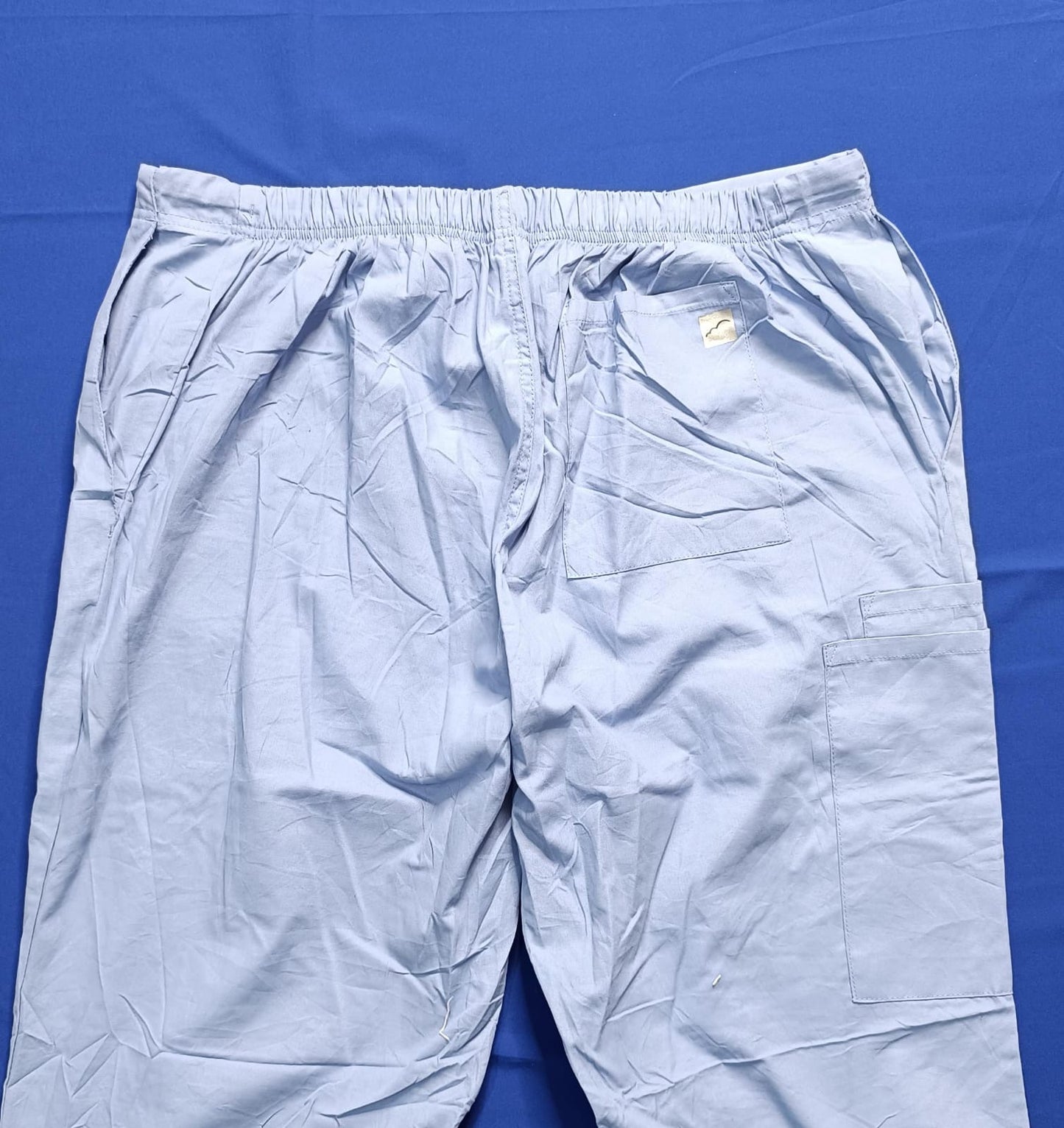 Pantalón celeste talla L