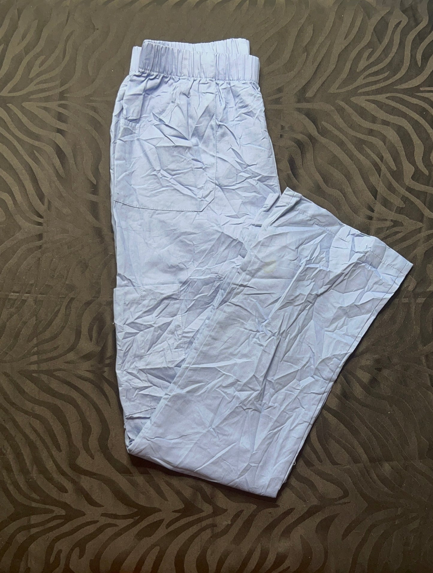 Pantalón celeste talla XS