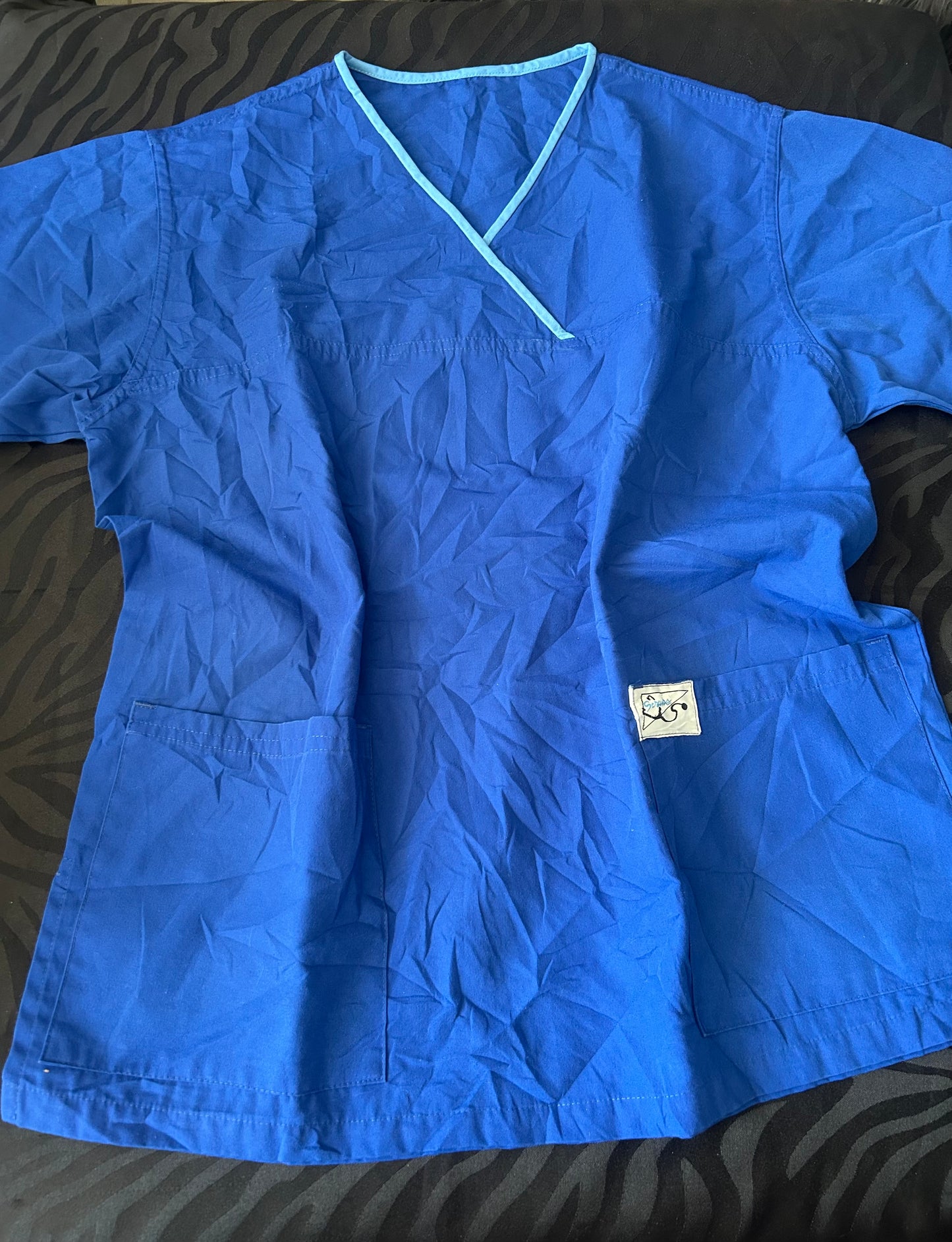 Delantal azul rey talla L