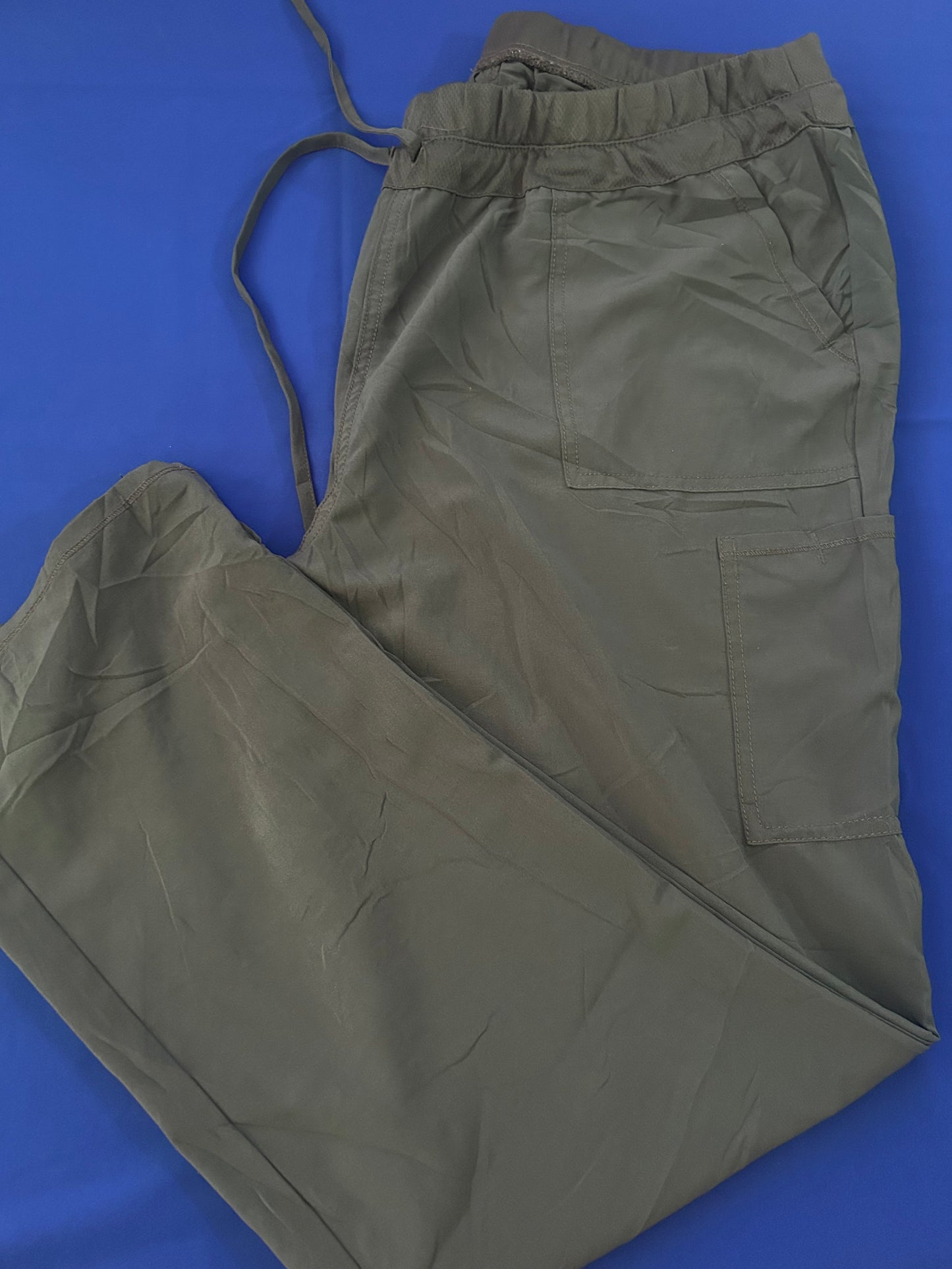 Pantalón gris talla XL