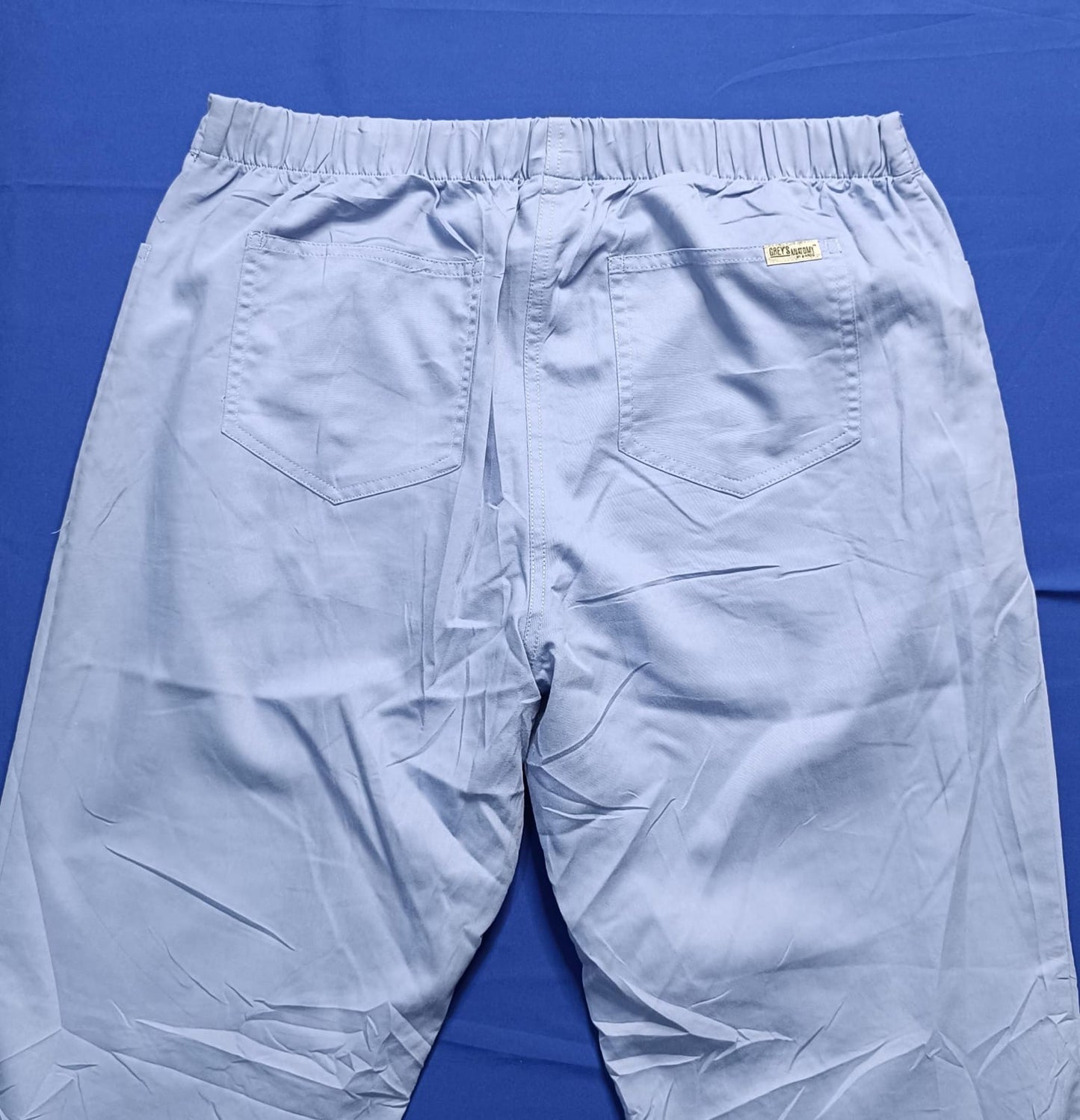 Pantalón celeste talla L