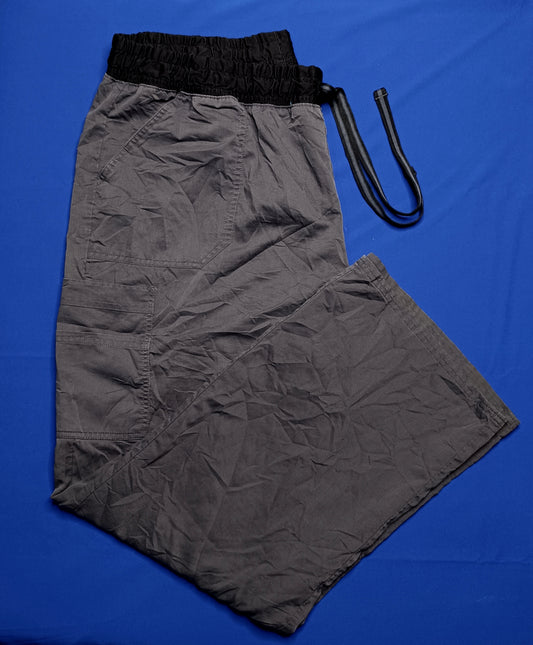 Pantalón gris talla XXL