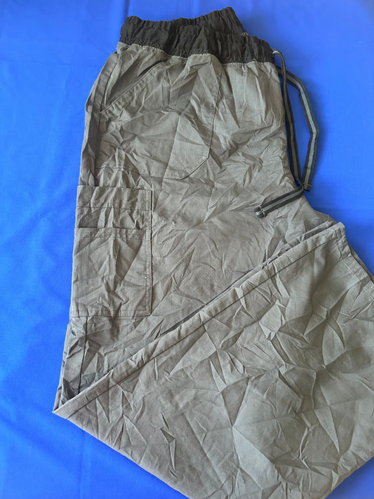 Pantalón gris talla XL