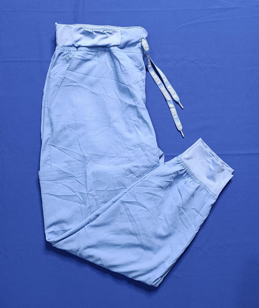 Pantalón celeste talla L